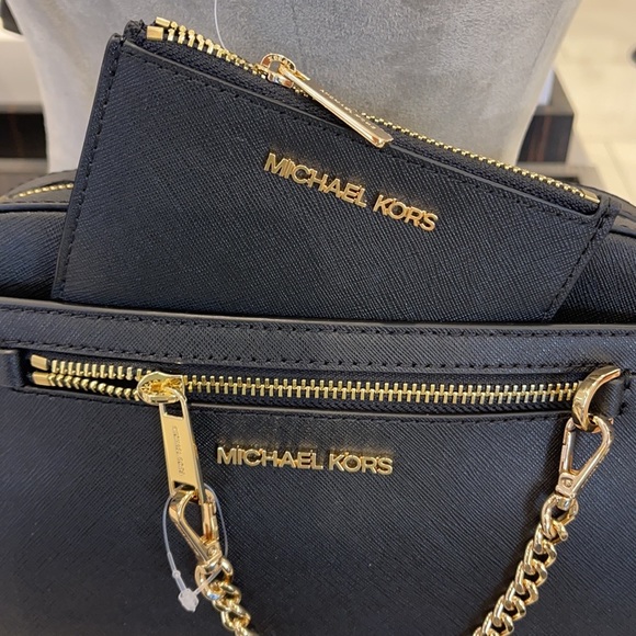 MK Jet Set Item Lg EW Zip Chain Crossbody & Jet Set Travel Sm TZ Coin Po… - Picture 2 of 16